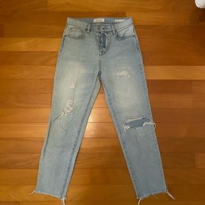Lightwash Distressed Jeans